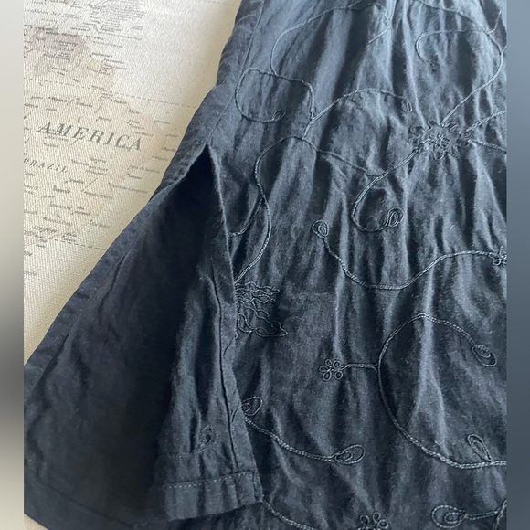 April Cornell Black Sleeveless Top Butyon Back Embroidered Size Large - Picture 3 of 8